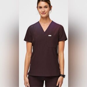NWOT Set of Figs Catarina one pocket top and Yola Yoga pants In Dark Fig FreeX